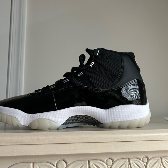 Jordan 11 Retro - Picture 10 of 14